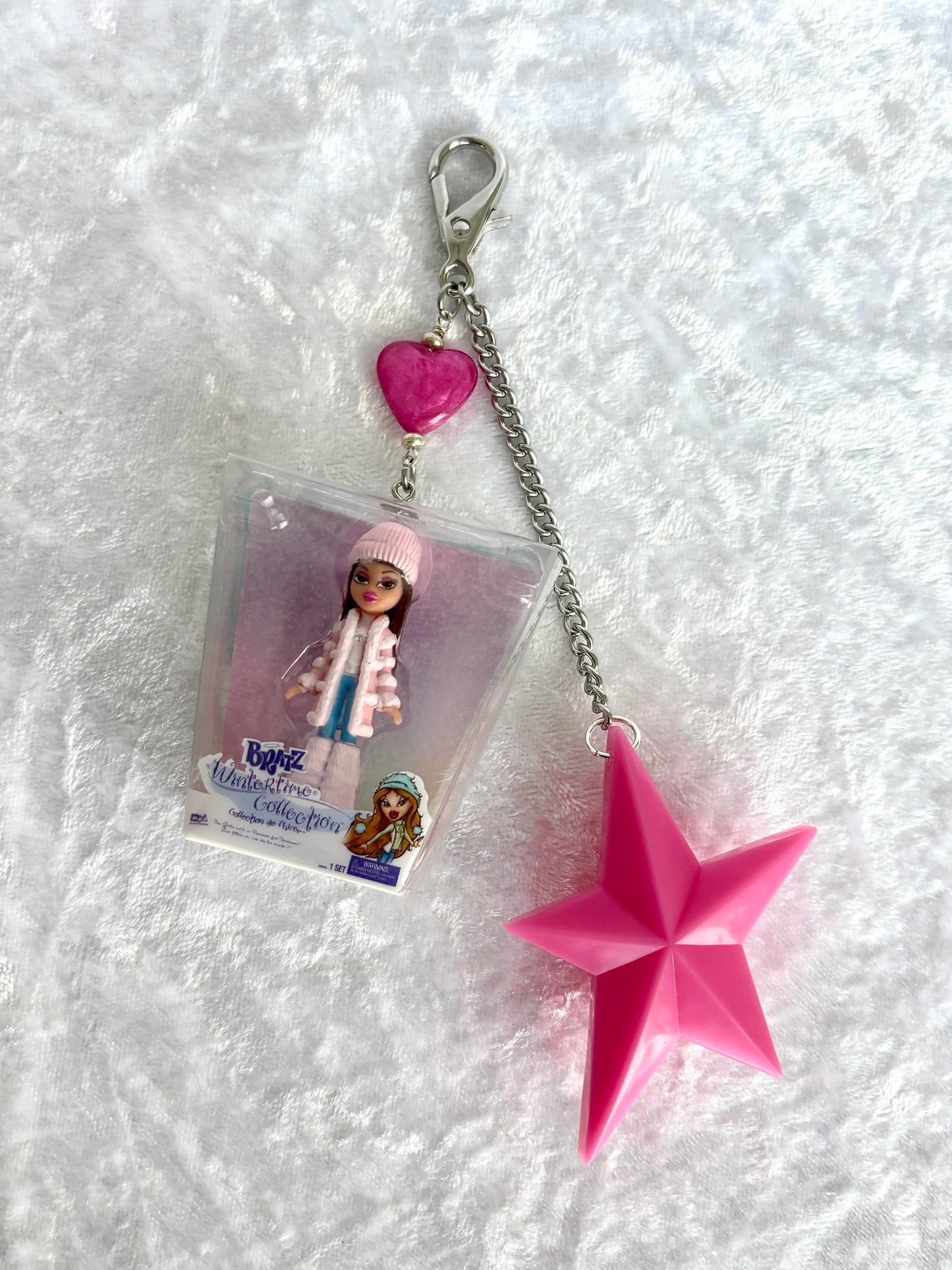 Bratz "Wintertime Collection" Brush Keychain - Yasmin w/ Pink Star Brush