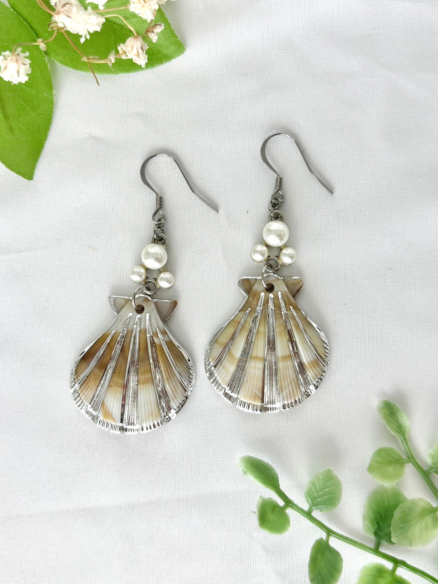 “Clam It” Earrings