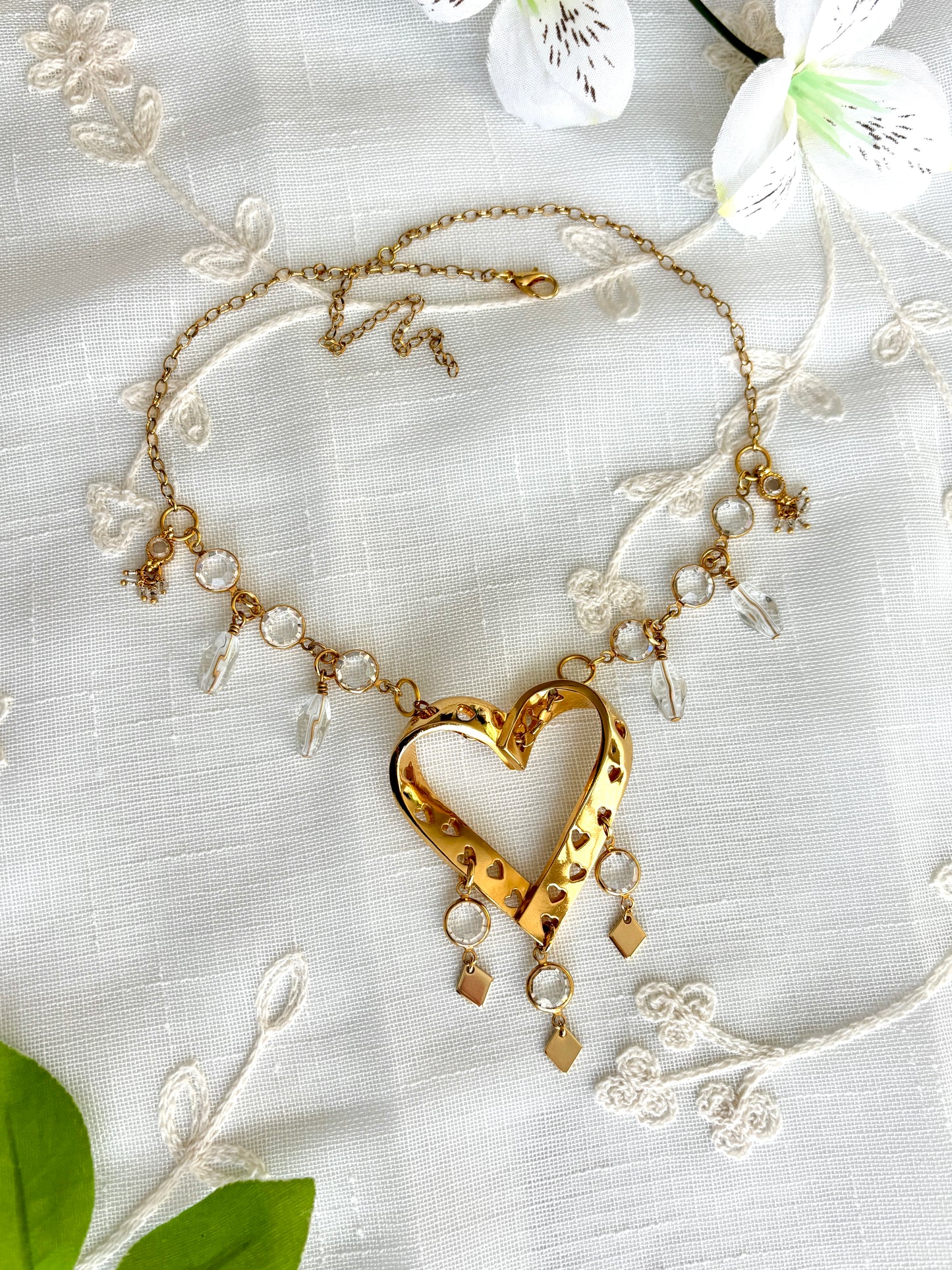 “Heartly Know Her” Brooch Necklace