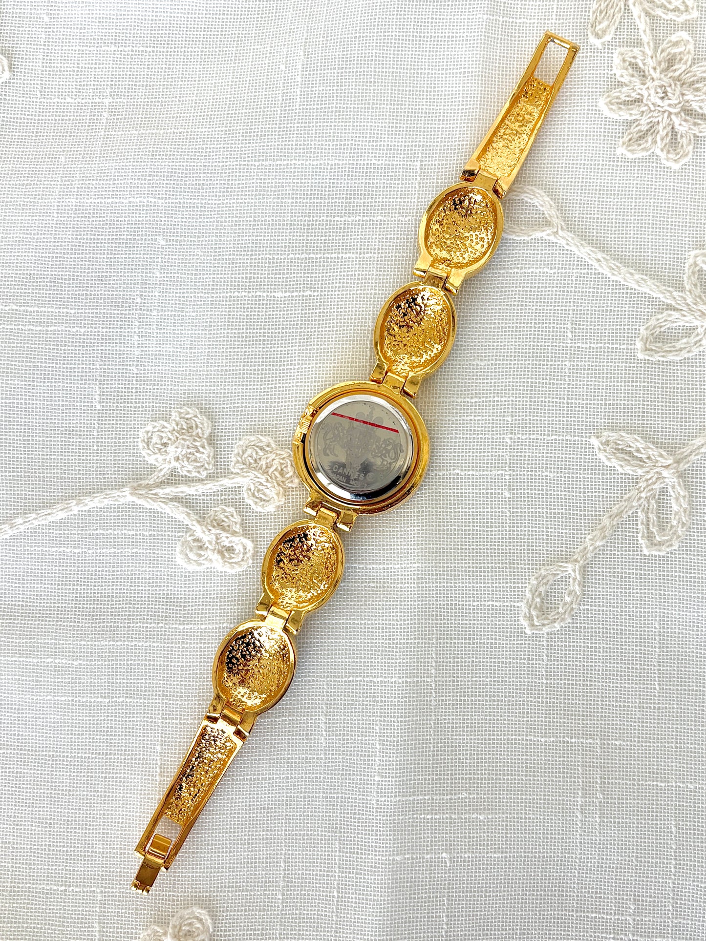 Cannes Vintage Enamel Gold Tone Swan Motif Band Quartz Watch