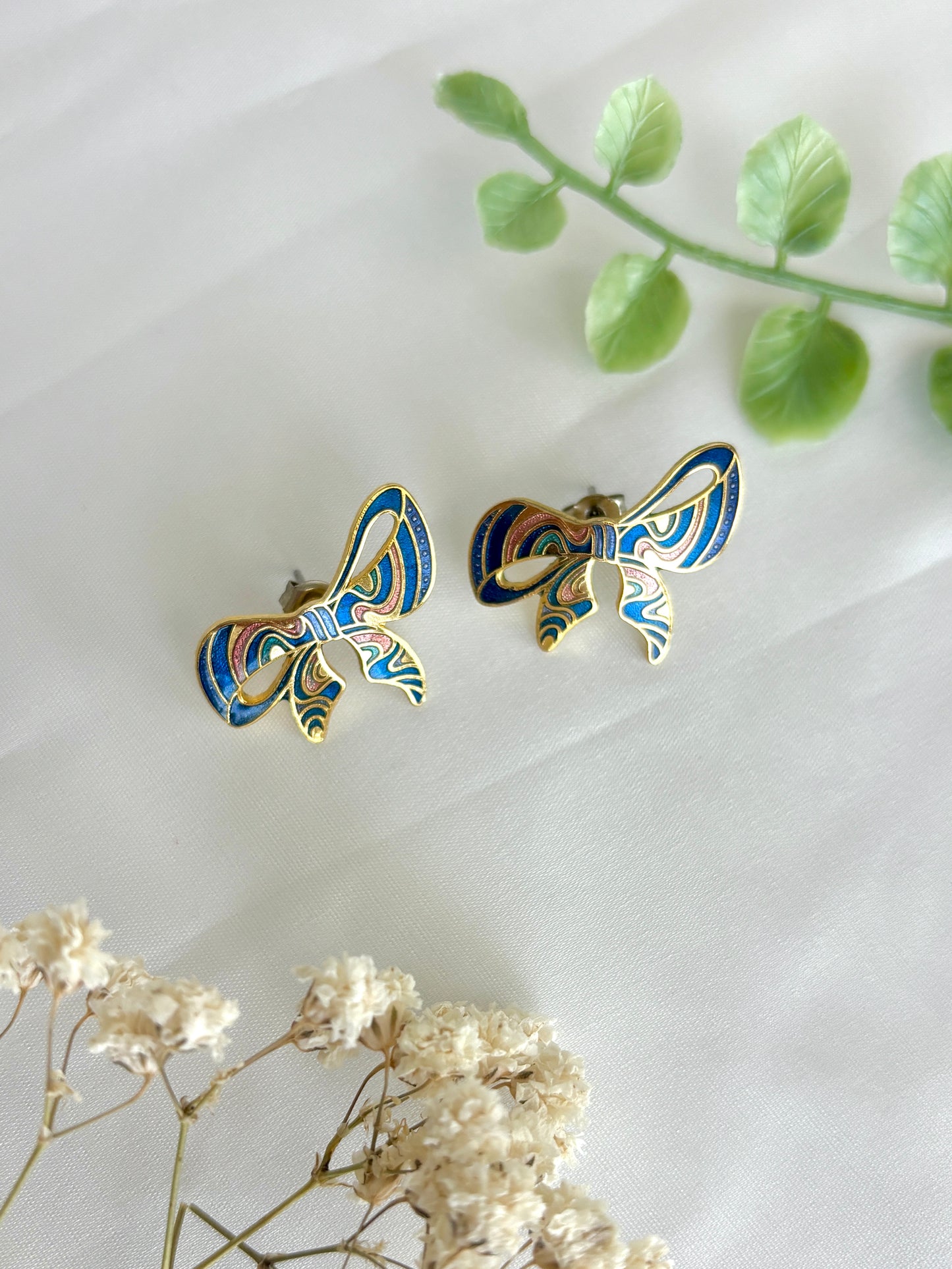"In Knots" Vintage Bow Earrings