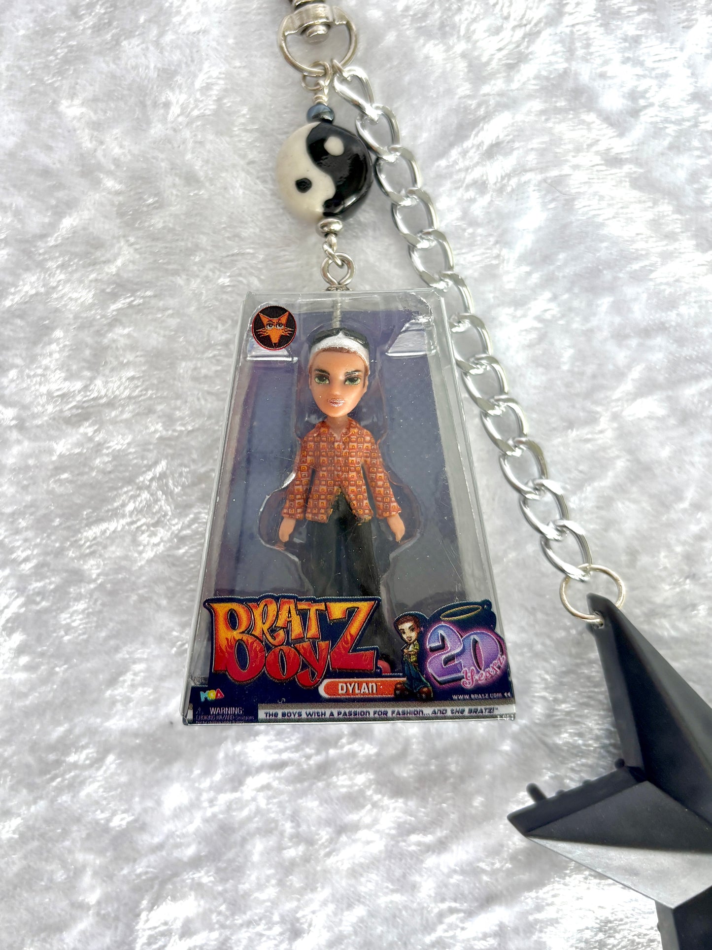 Bratz Boyz “20 Yearz” Charmed Keychain - Dylan w/ Dark Gray Star Comb