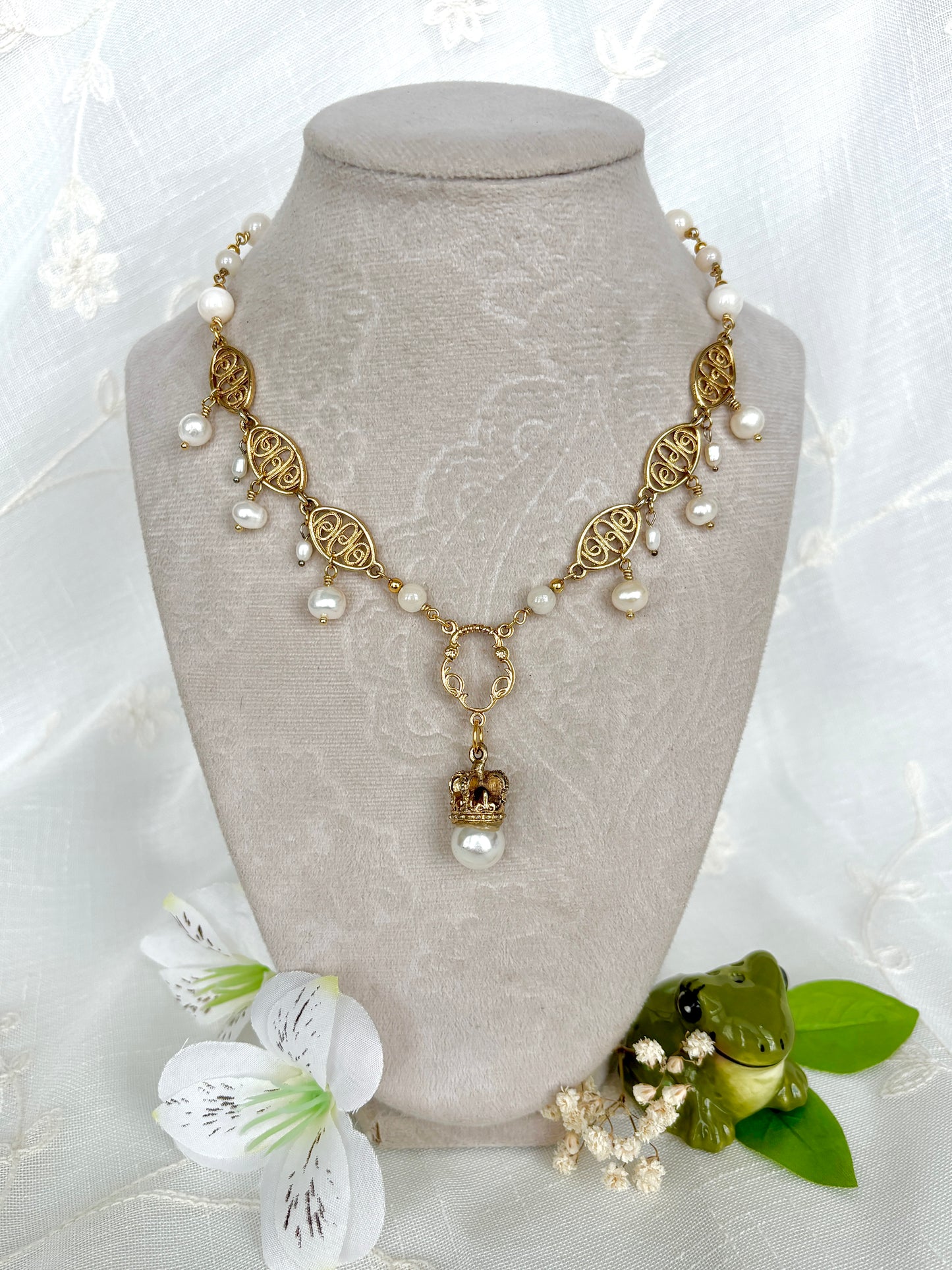 "Pearl-onation" Necklace