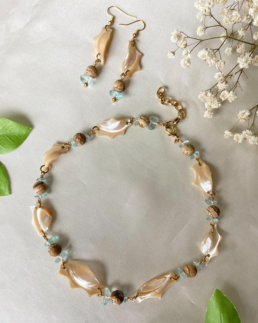 "She Shells" Matching Necklace and Earring Set