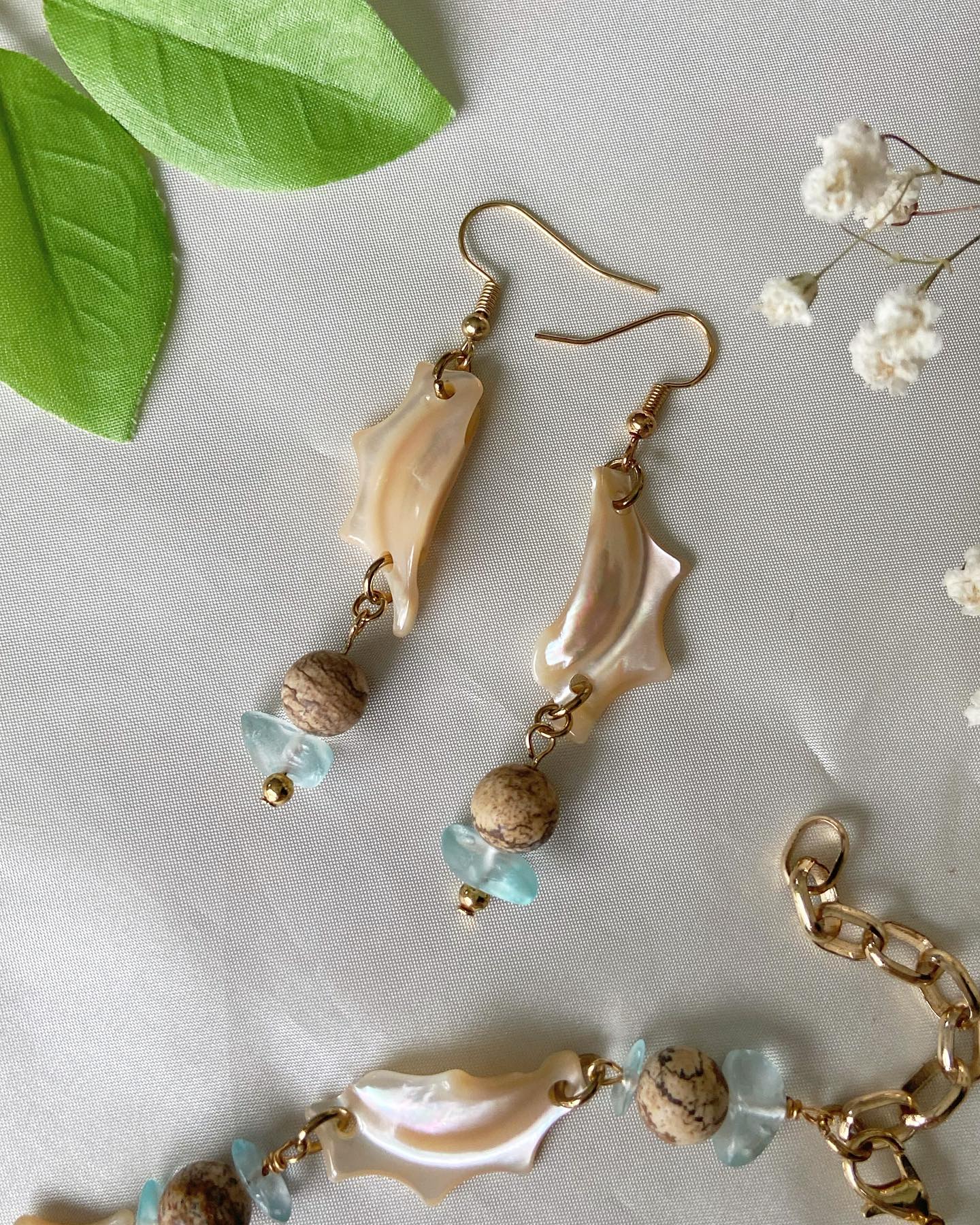 "She Shells" Matching Necklace and Earring Set